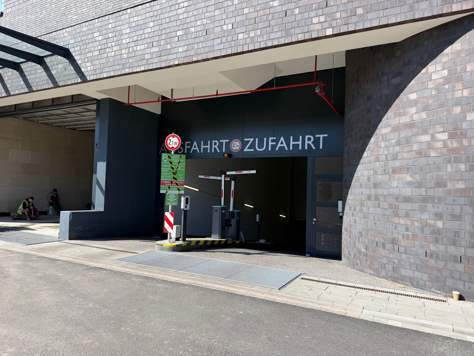Die Parkerei bewirtschaftet erste Quartiersgarage in Hamburg mit smarter Parkraumlösung